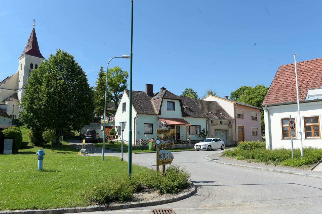 Nitsch - Gaestehaus Nitsch * Prinzendorf an Der Zaya